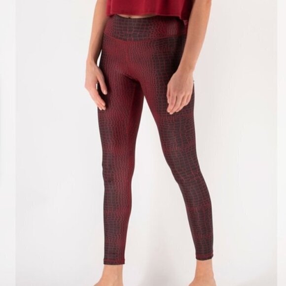 Alpha Prime Apparel Red Black Croc Nile Workout Leggings, Medium - Picture 1 of 13